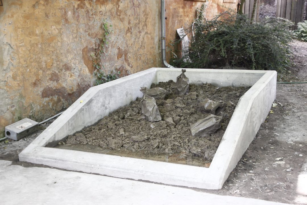 Clay bags in clay pit — image 4